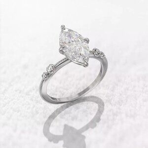🍁  Exclusive 3A Marquise Cut Cubic Zirconia Ring for Women, FB16FA1061